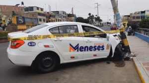 Accidente en la Av. Jorge Basadre: Radio Taxi Meneses colisiona con poste