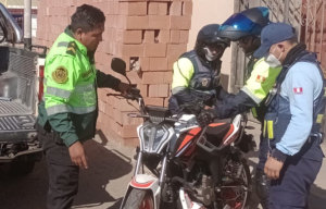 Gregorio Albarracín: Motociclista herido tras colisionar con un camión en la avenida Bohemia Tacneña