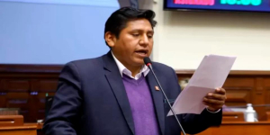 Una baja más en Perú Libre: Wilson Quispe renunció a la bancada