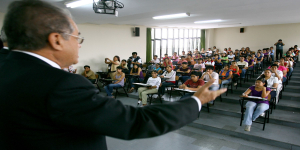 Congreso: Pleno aprueba beneficios laborales para el docente universitario