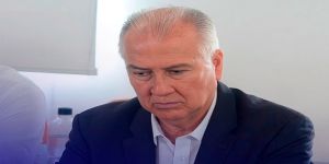 Fiscalía cita a Alfonso López Chau por presunta corrupción en la UNI