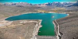 Gestión del agua: Inician trabajos de mantenimiento en la represa de Paucarani
