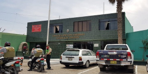 Irresponsabilidad al volante: Chofer ebrio es detenido tras causar accidente frente a las instalaciones del COER