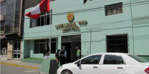 Triple colisión vehicular cerca de la UNJBG deja severos daños materiales