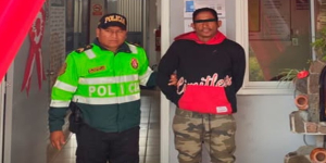 Caen en la frontera: Detienen a sujeto buscado por falsificación cuando intentaba salir del país